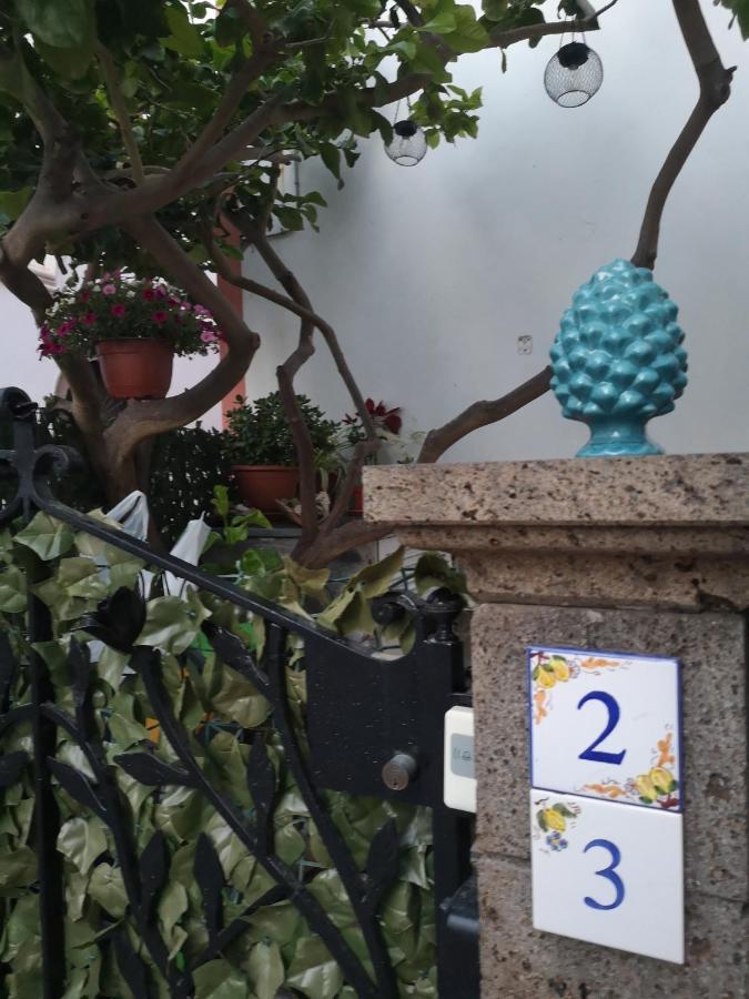 Al Limone Apartman Lipari Kültér fotó