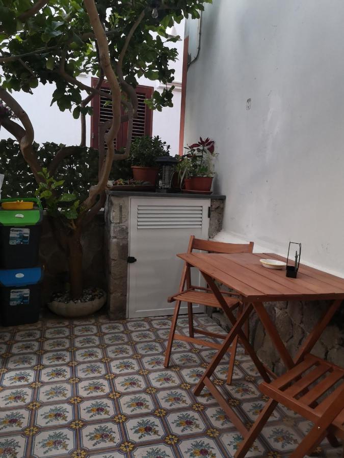 Al Limone Apartman Lipari Kültér fotó