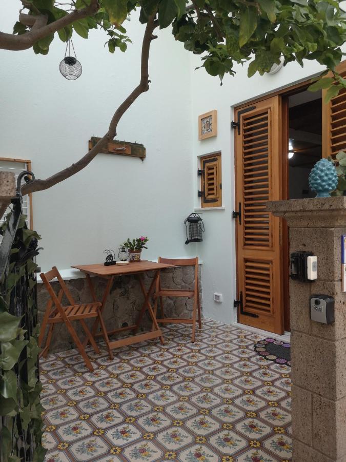 Al Limone Apartman Lipari Kültér fotó